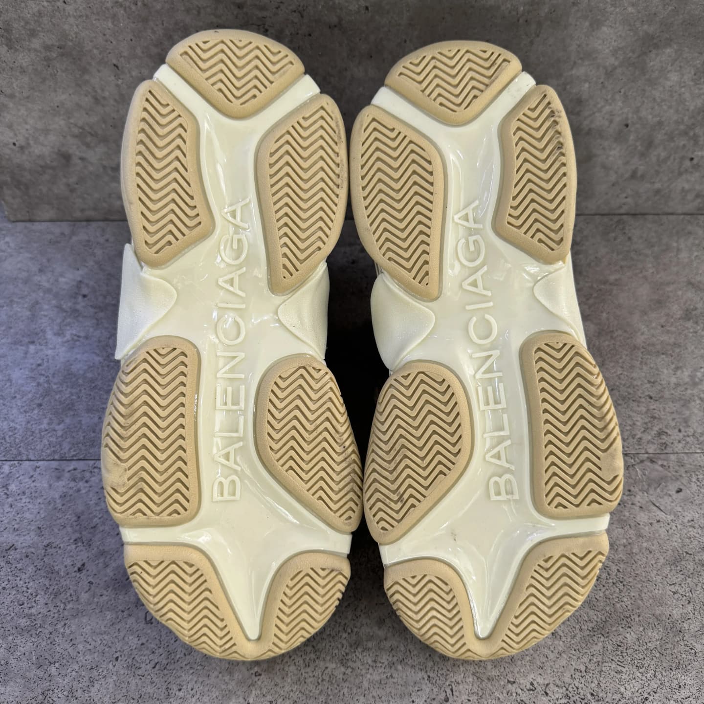 balenciaga-sole after
