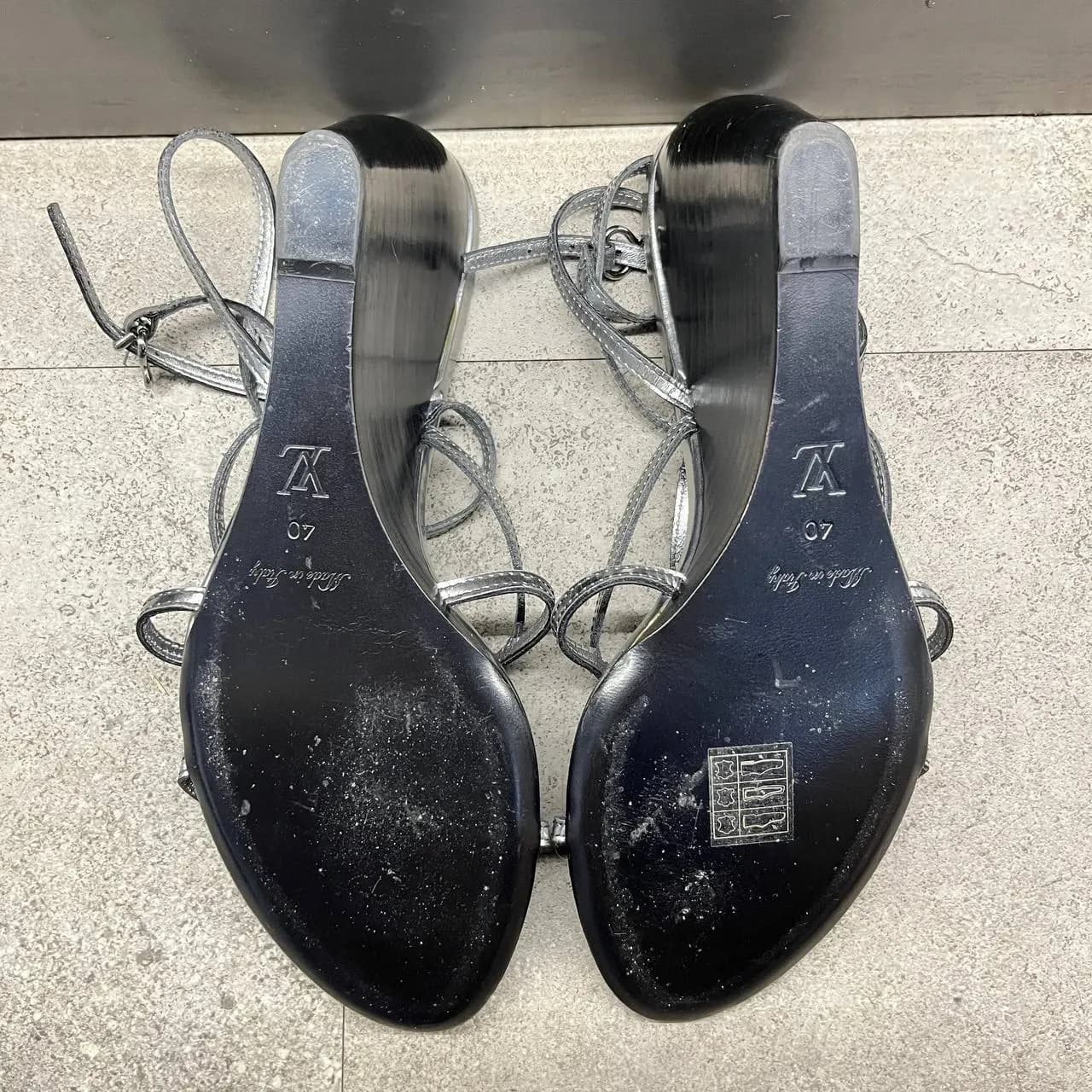 heels-tip before
