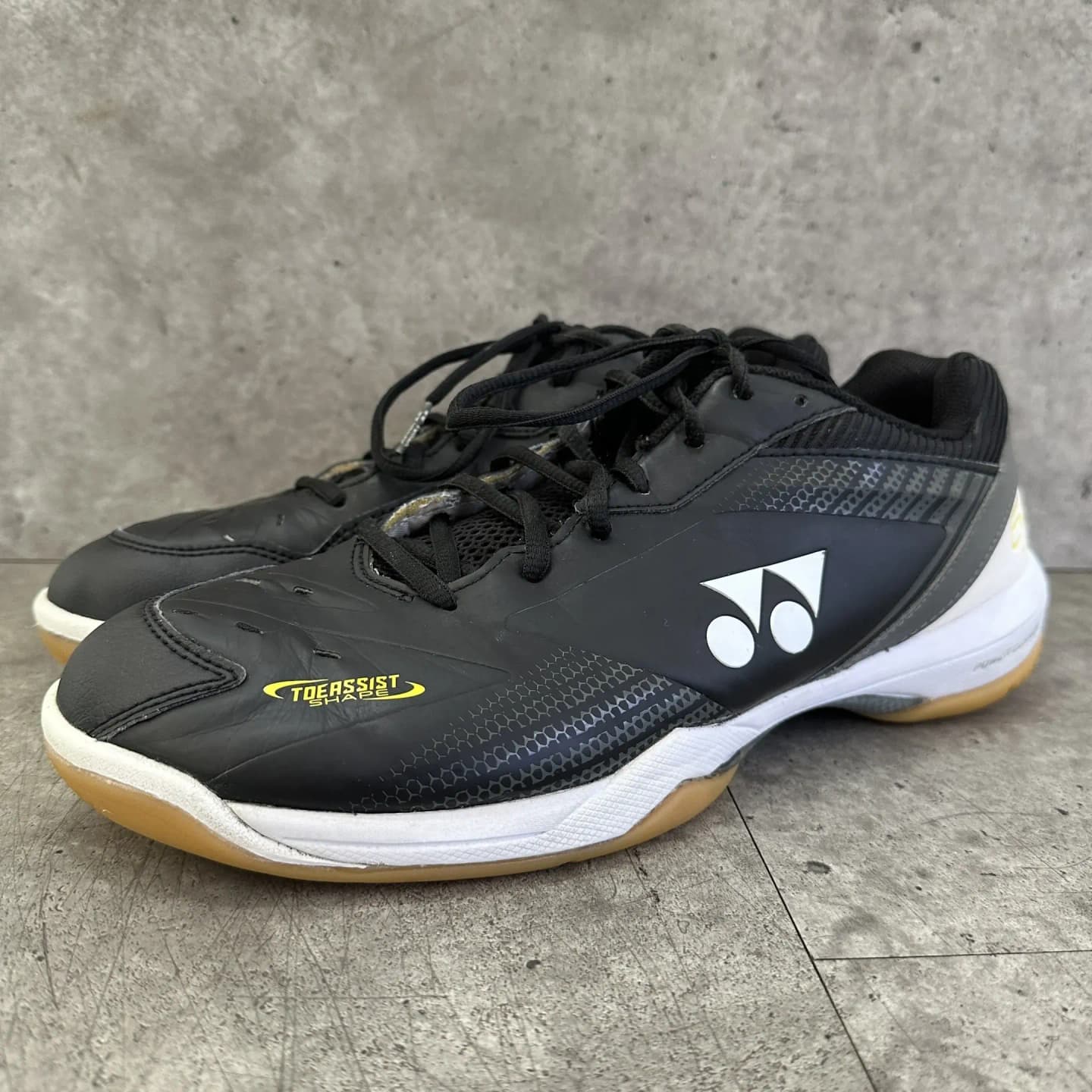 yonex-shb-65-sole after