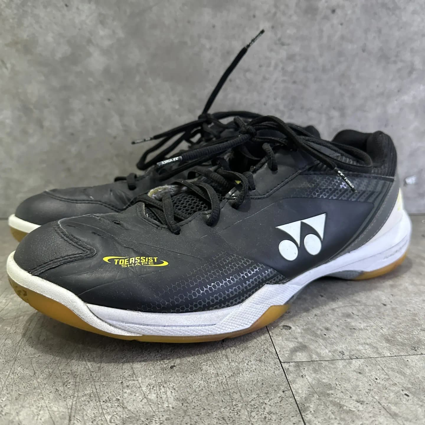 yonex-shb-65-sole before