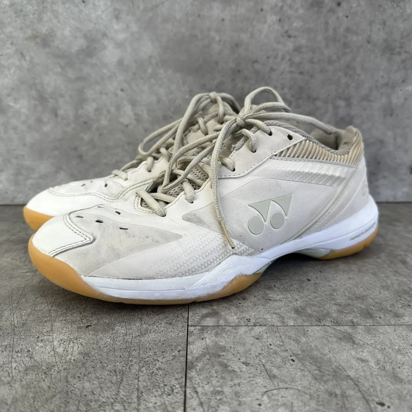 yonex-shb-65-sole after