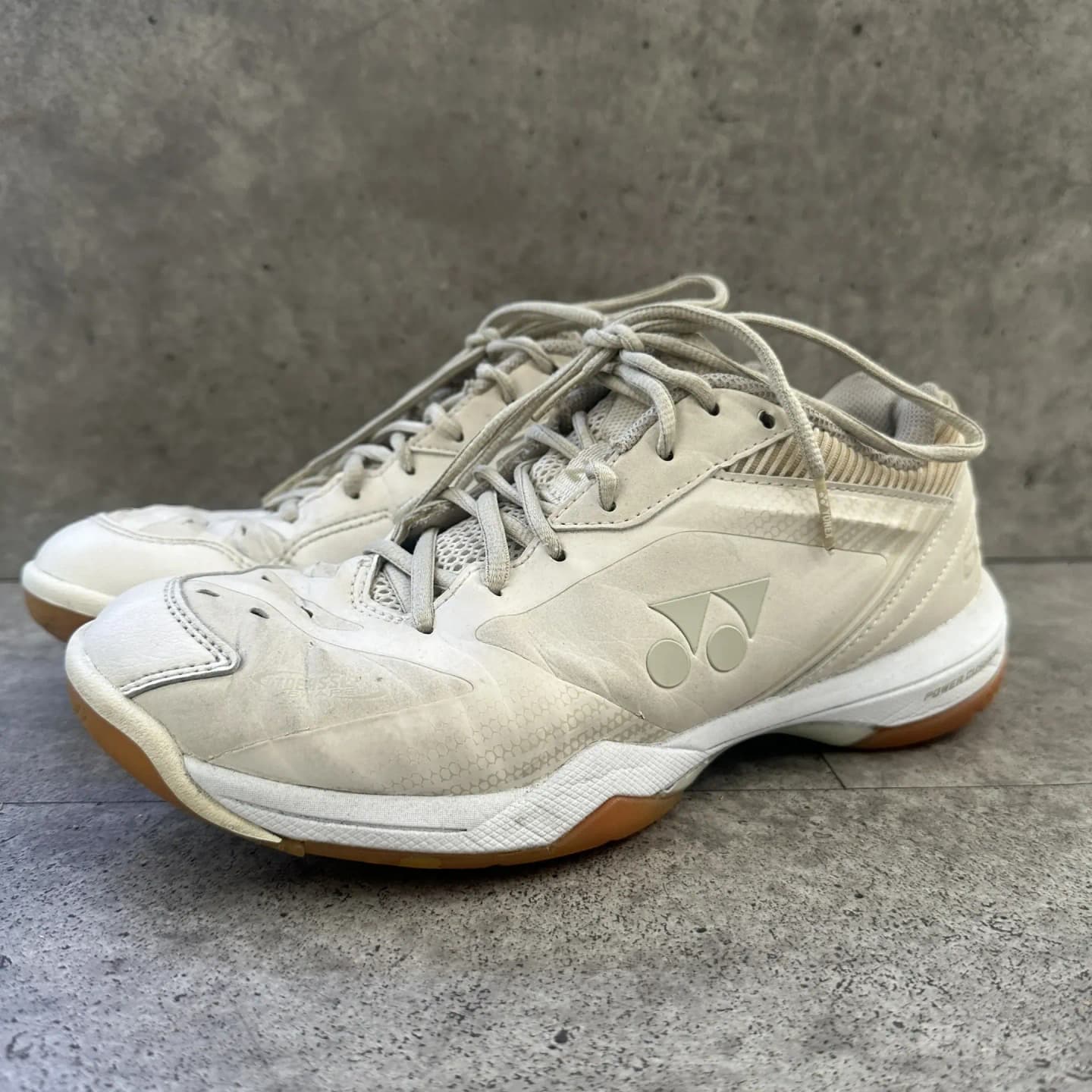 yonex-shb-65-sole before