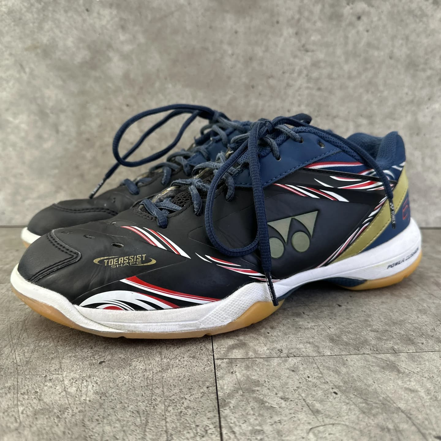 yonex-shb-65-sole after