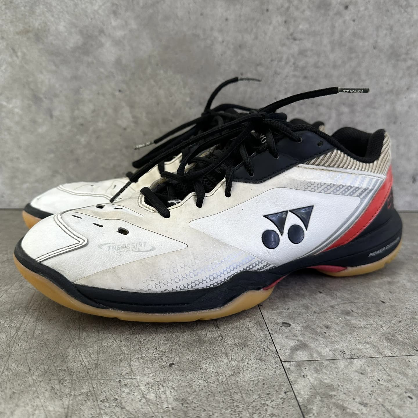yonex-shb-65-sole after