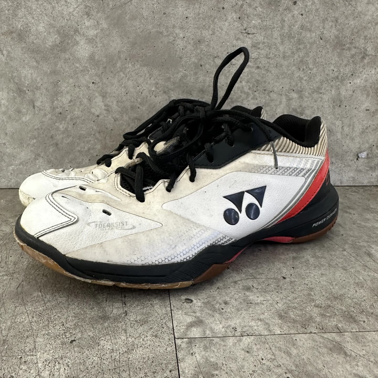 yonex-shb-65-sole before