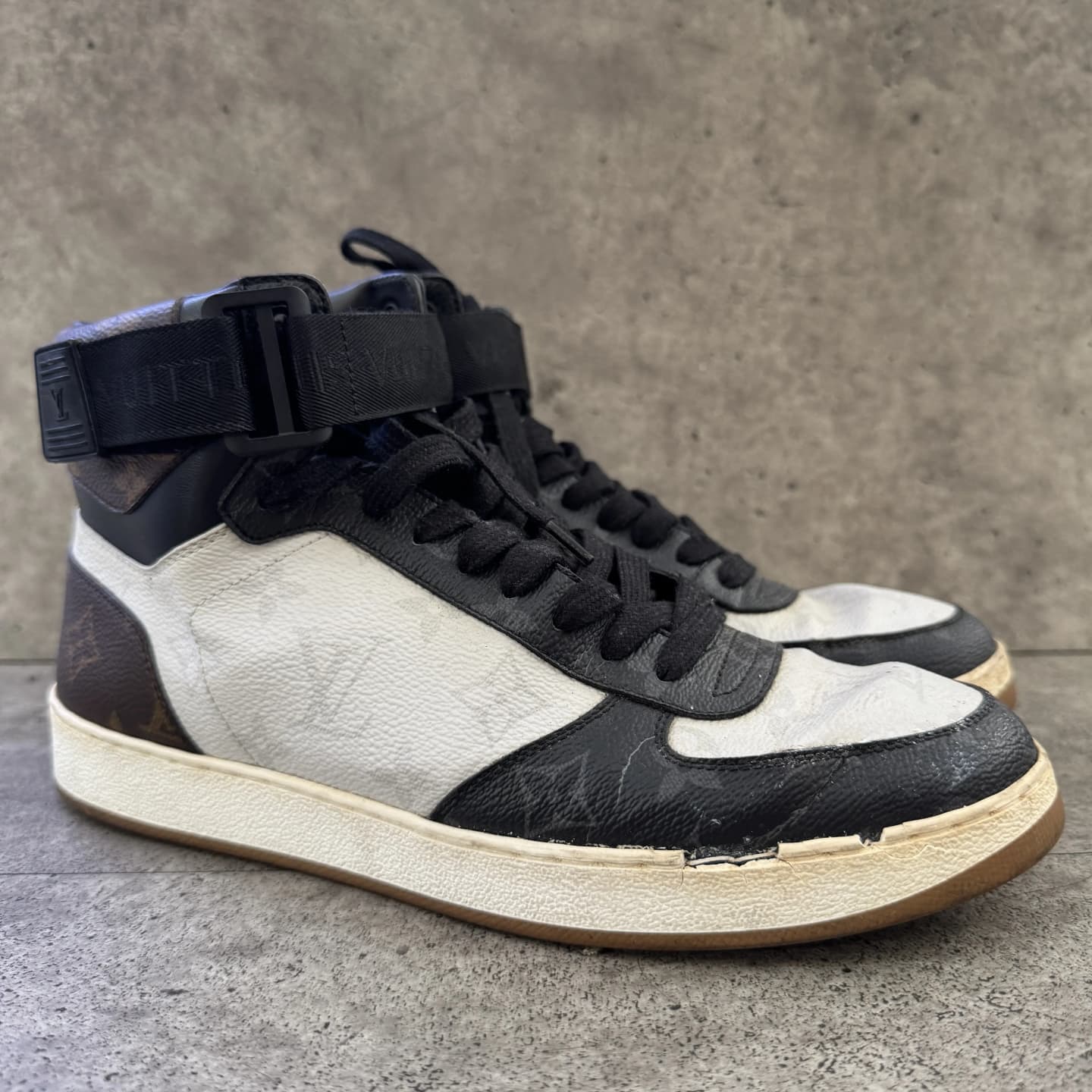 lv-sole before