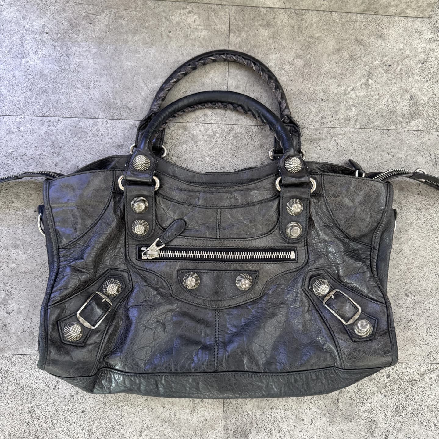repaint-bag before