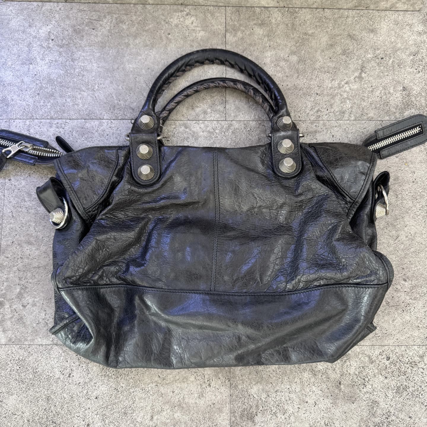 repaint-bag before