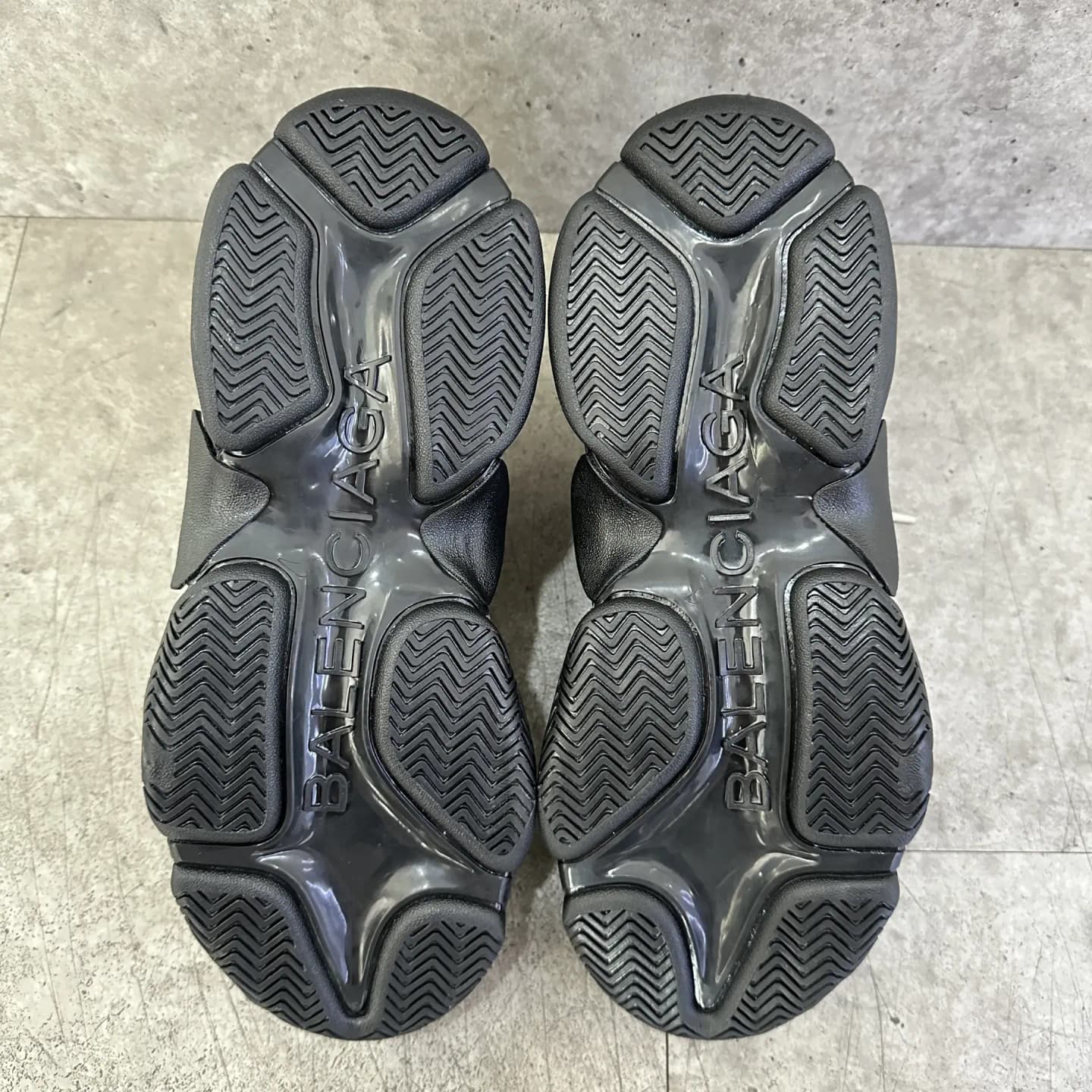 balenciaga-sole after